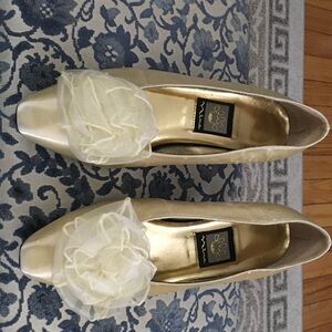 Nina Cream Heels with Floral Detail